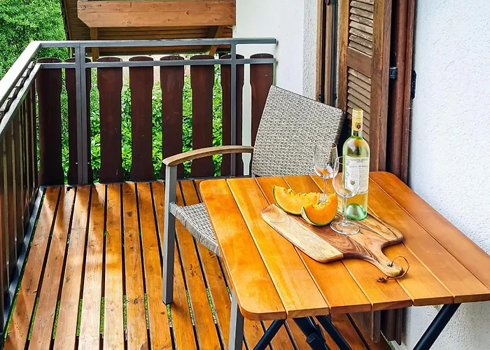 16 In Semesterbostad